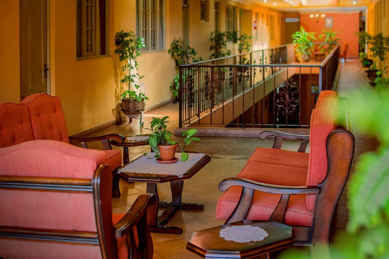 Hotel Monserrat Cochabamba Exterior photo
